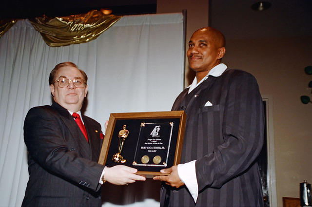 00885 n 16ajptvtbh1472