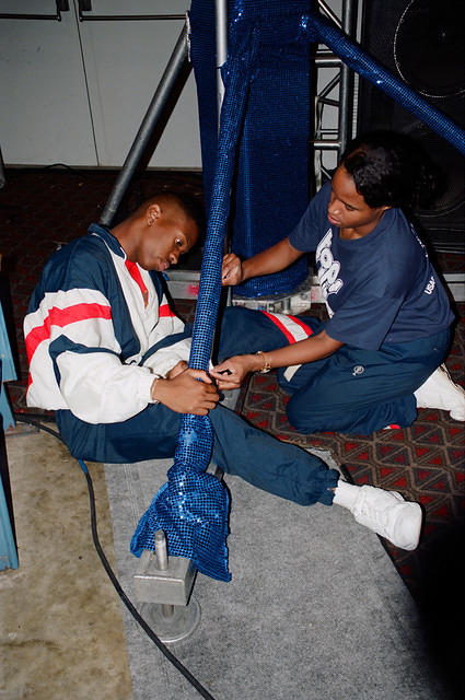 00989 n 16ajptvtbh1576 r